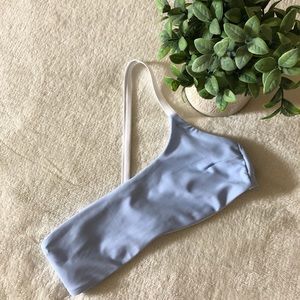 🦋NWOT Reversible Top🦋